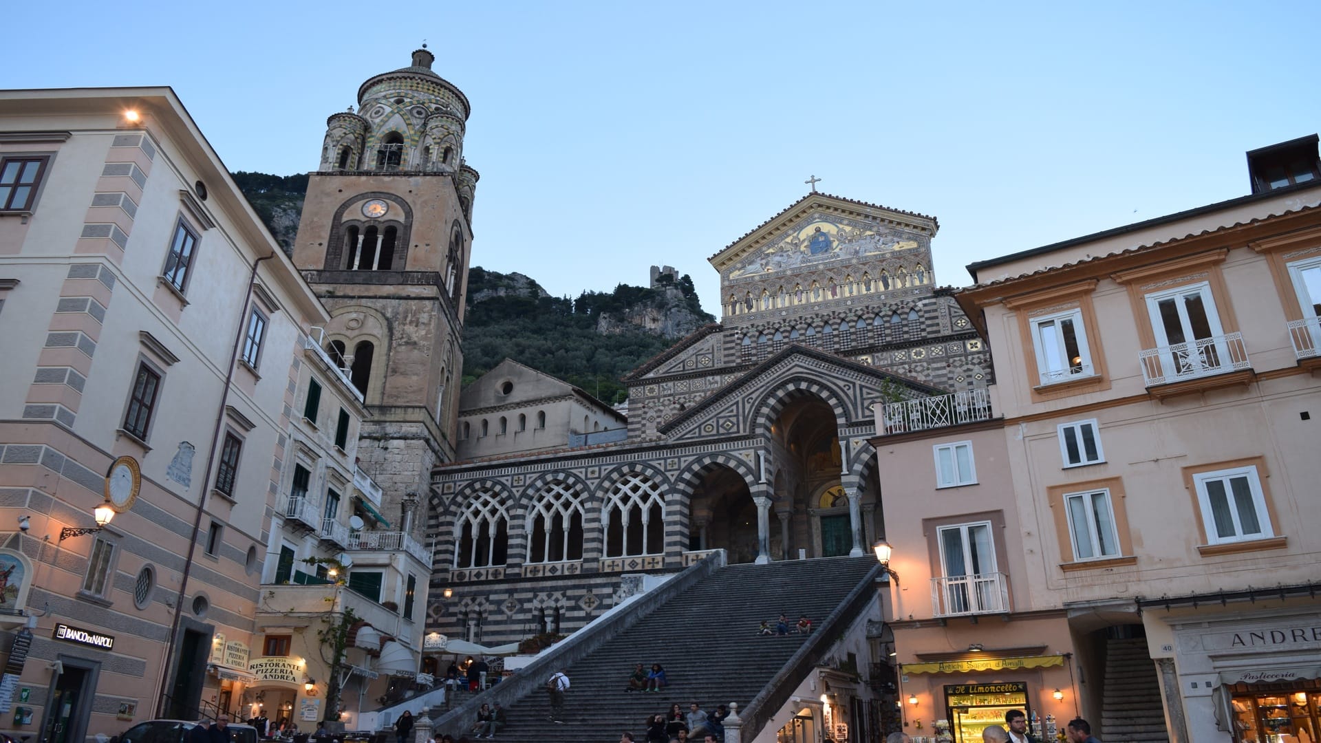 Duomo di Amalfi al tramonto